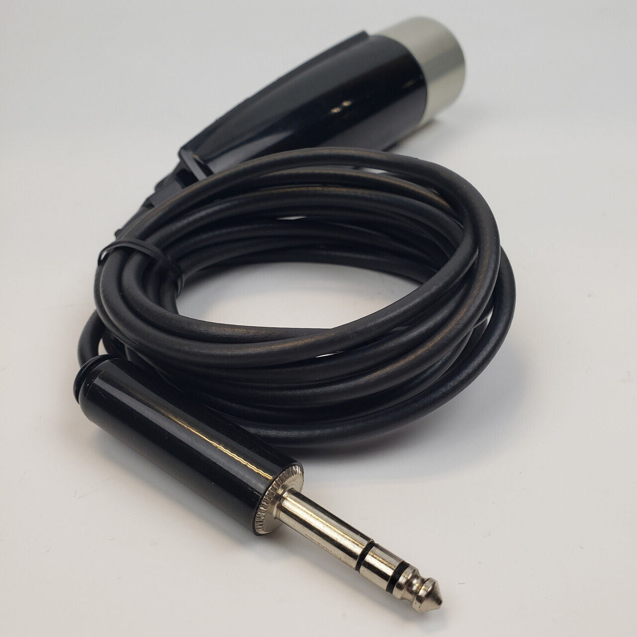 Shure 575SB Dynamic Microphone | Grade B - ShopComprenew