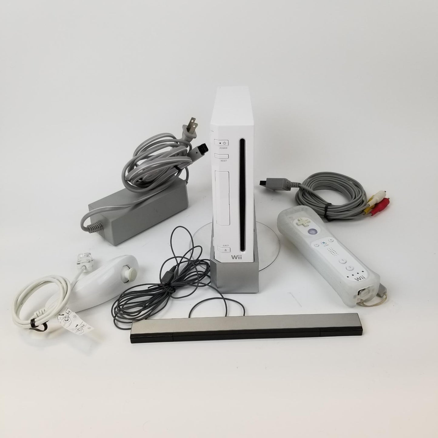 NINTENDO RVL-001 Wii Console Bundle | Grade B