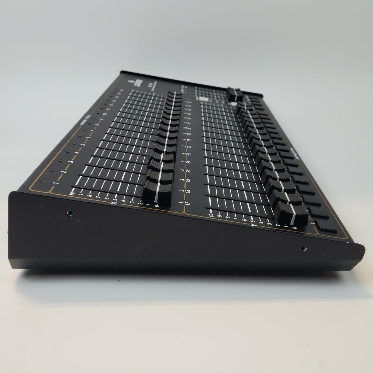 Leviton MC7016 DMX/Multiplex Lighting Controller | Grade F