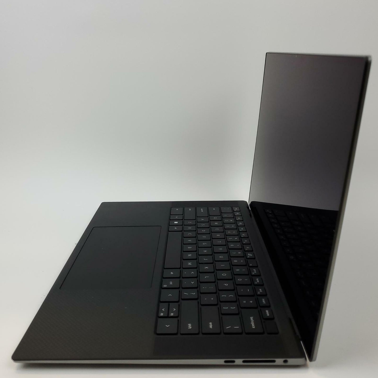 Dell Precision 5570 Win 11 Home I9-12900H 8GB RAM 1TB NVMe 8GB GPU | Grade A