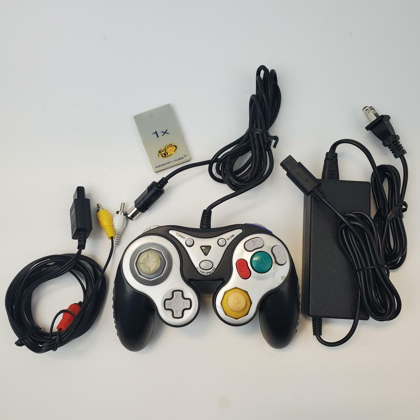 Nintendo GameCube DOL-001 Console Basic Bundle | Grade B