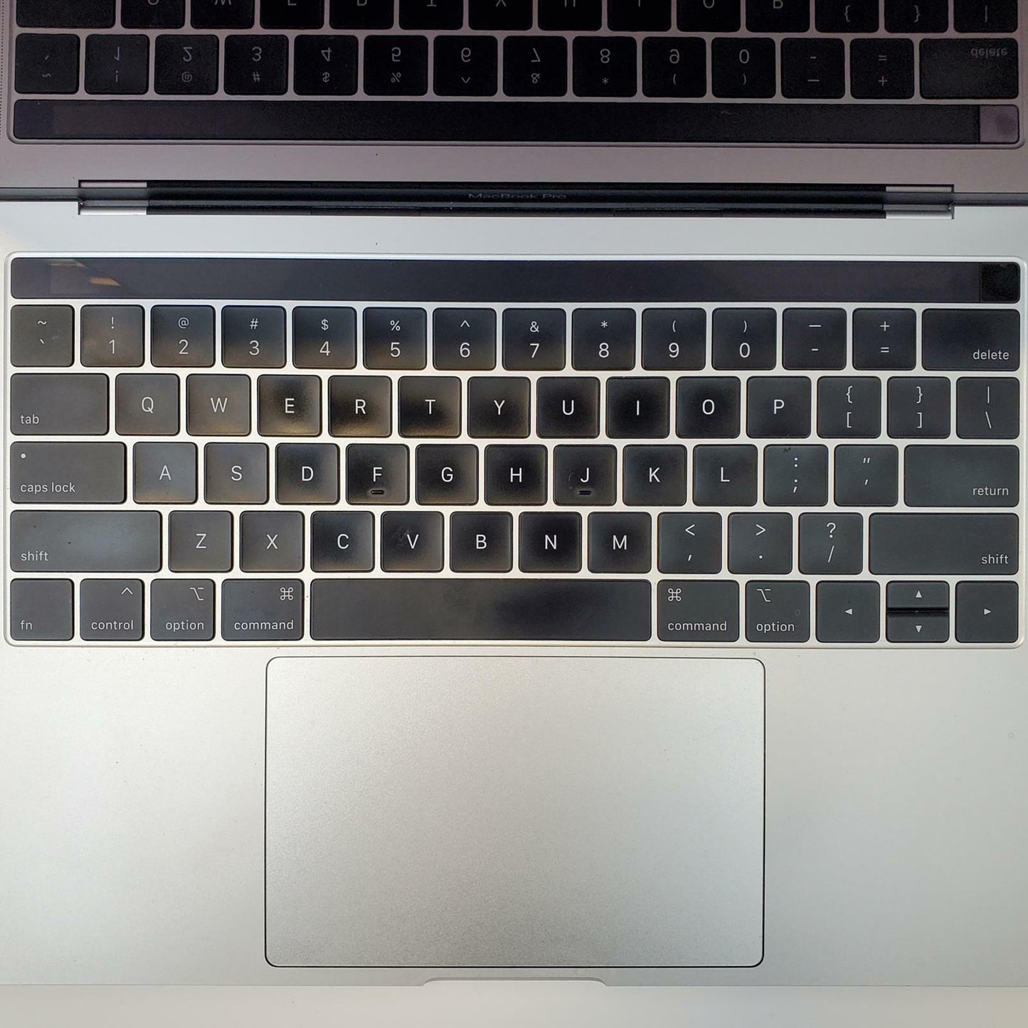 Apple MacBook Pro A1989 macOS Sonoma i7-8569U 16GB RAM 500GB NVMe | Grade B