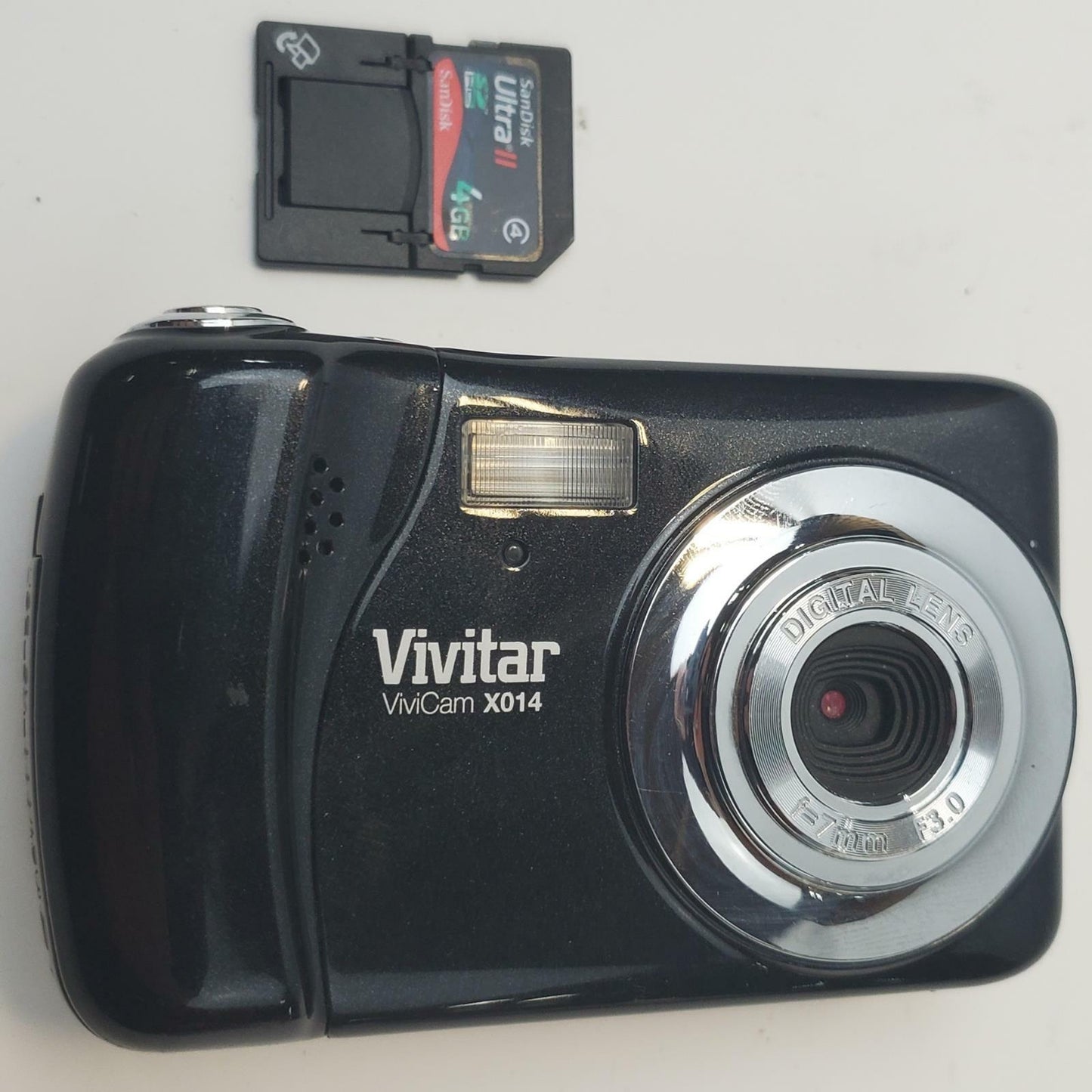 VIVITAR VIVICAM X014 Digital Camera | Grade B