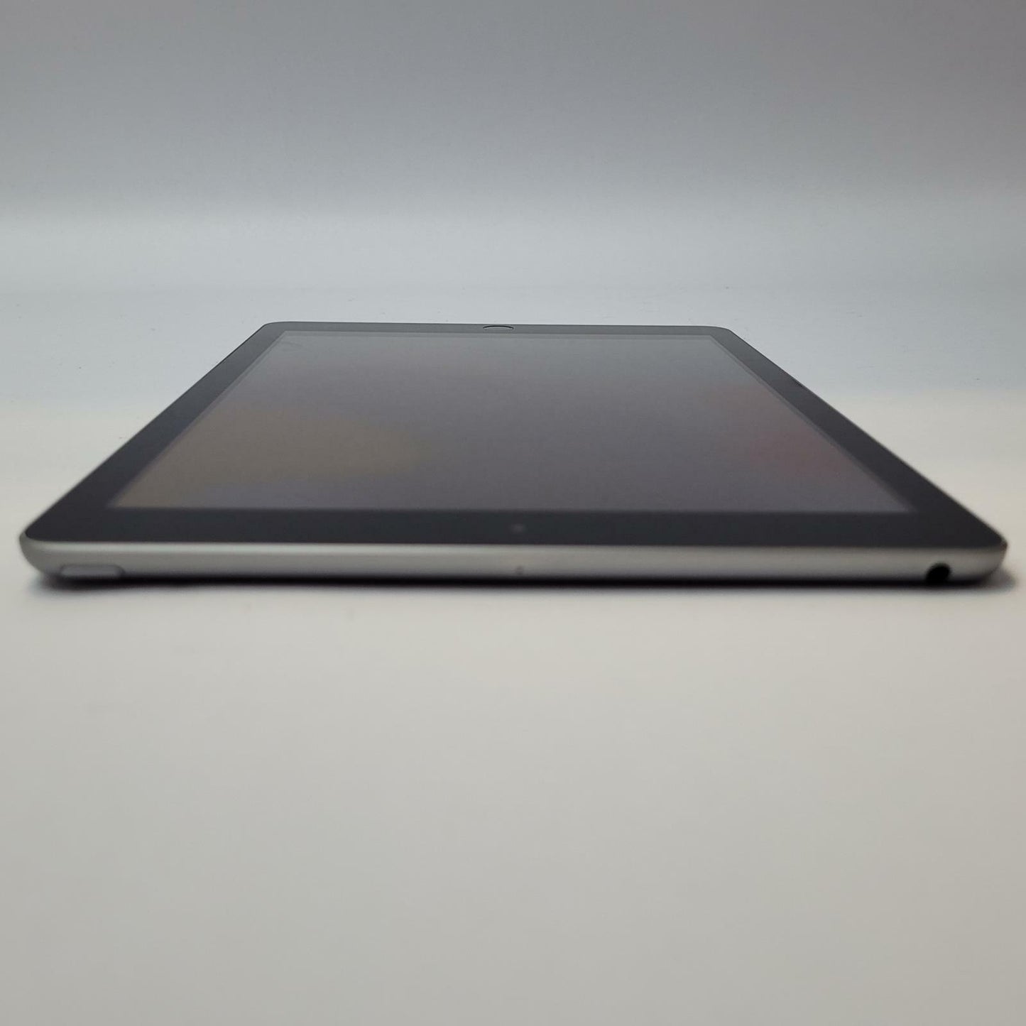 APPLE IPAD 5 MP2F2LL/A 32GB WiFi Tablet SPACE GRAY | Grade C