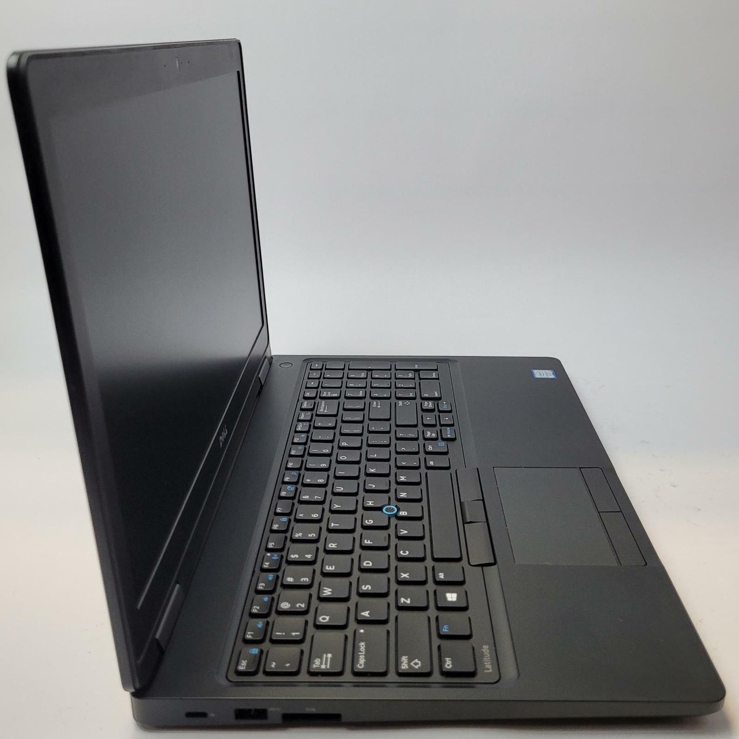 DELL LATITUDE 5580 Win 11 Home I7-7820HQ 16GB RAM 180GB M.2 | Grade B