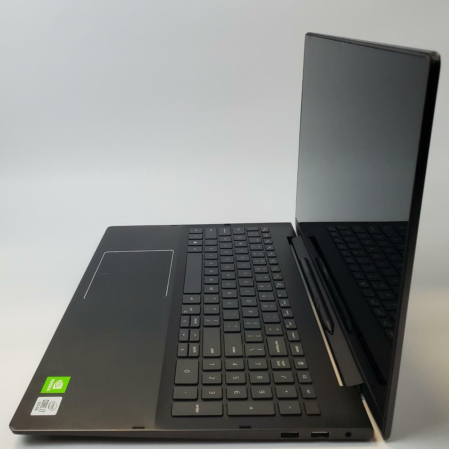 DELL INSPIRON P84F Win 11 Home I7-10510U 16GB RAM 256GB NVME | Grade C | 7805