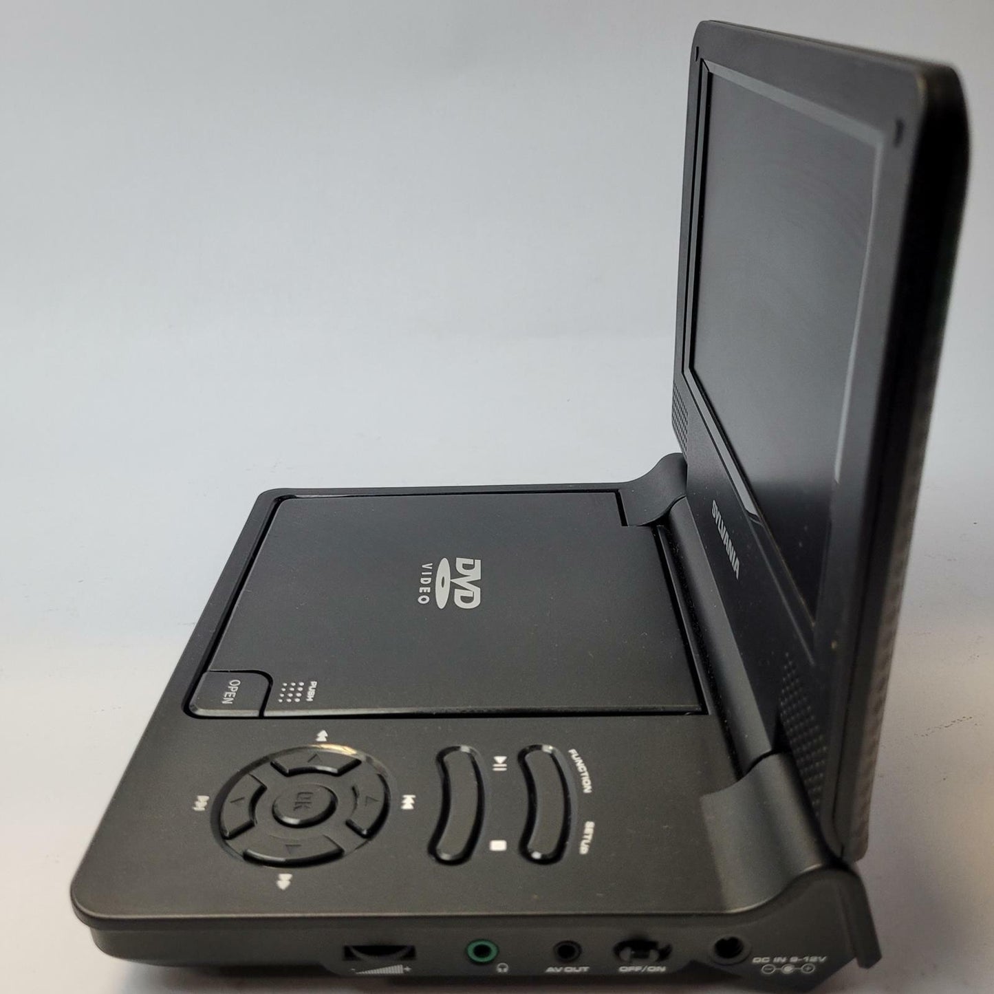 SYLVANIA SDVD7018-C Portable DVD Player | Grade B