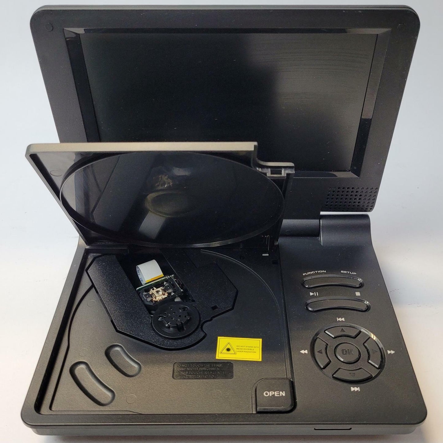 SYLVANIA SDVD7018-C Portable DVD Player | Grade B