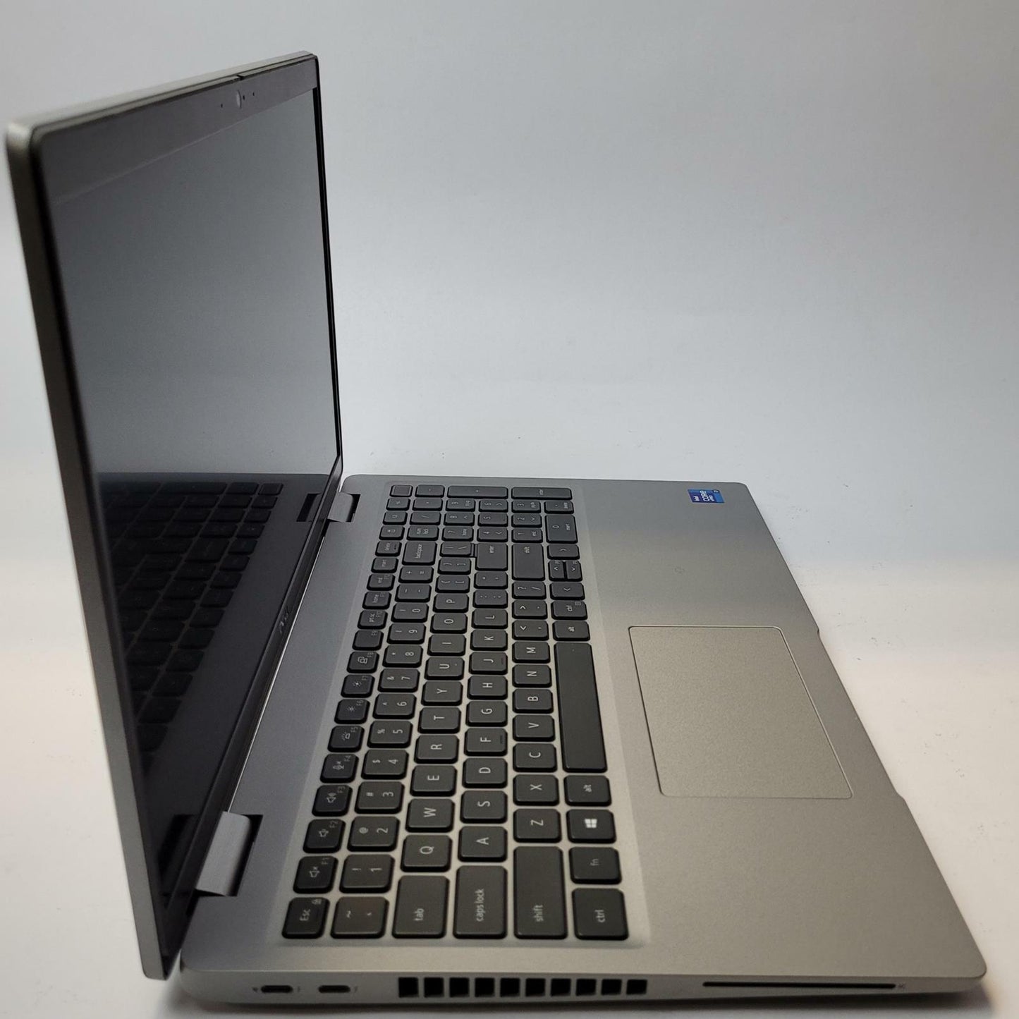 DELL LATITUDE 5520 Win 11 Home i7-1185G7 32GB RAM 1TB NVME | Grade C | 10469