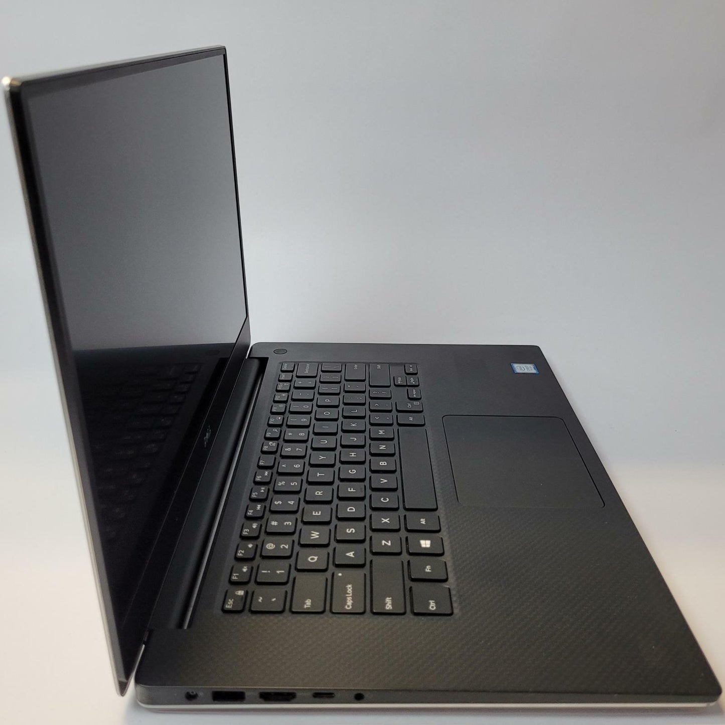 DELL XPS P56F Linux Manjaro i7-7700HQ 16GB RAM 256GB M.2 4GB GPU | Grade B