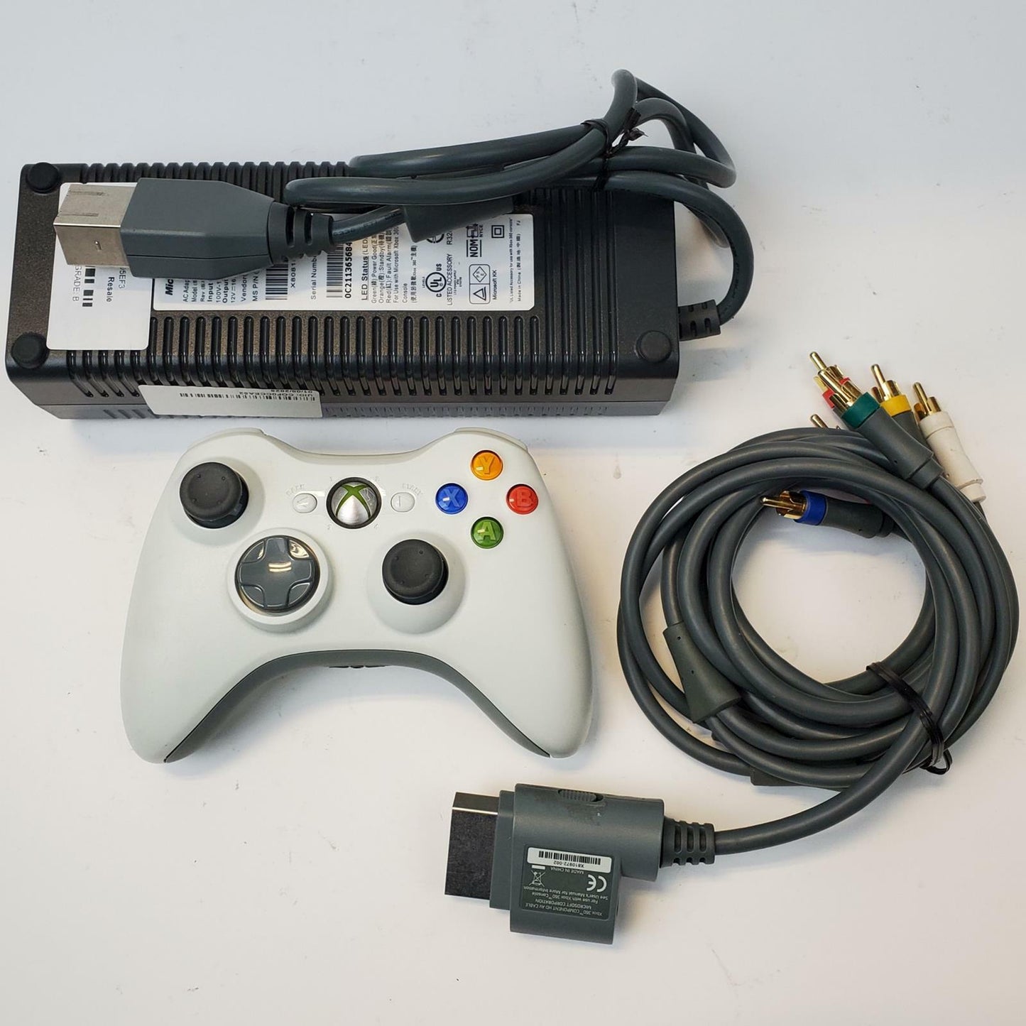 Microsoft Xbox 360 Console Bundle (White) | Grade B