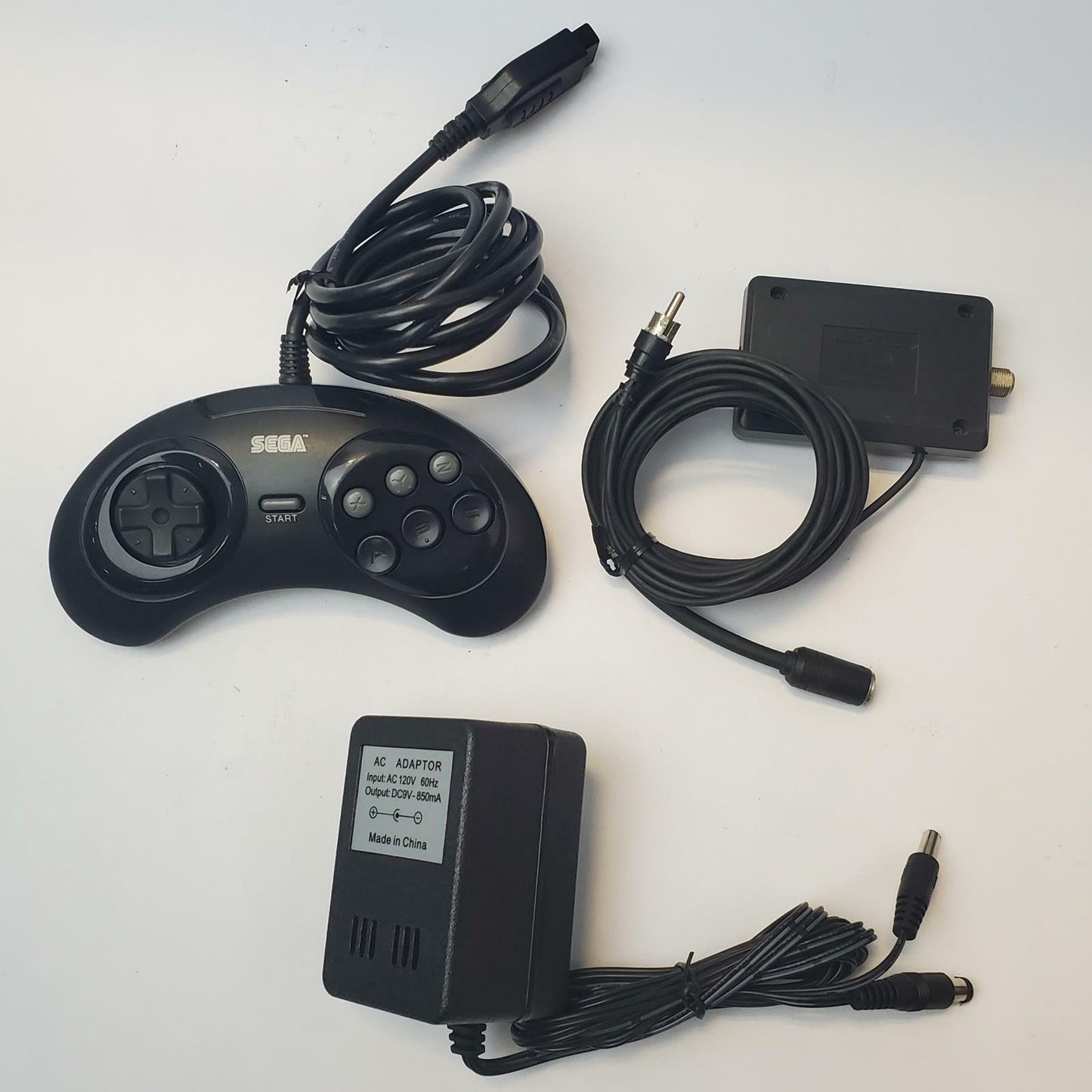 Sega Genesis 1601 Console Basic Bundle | Grade B