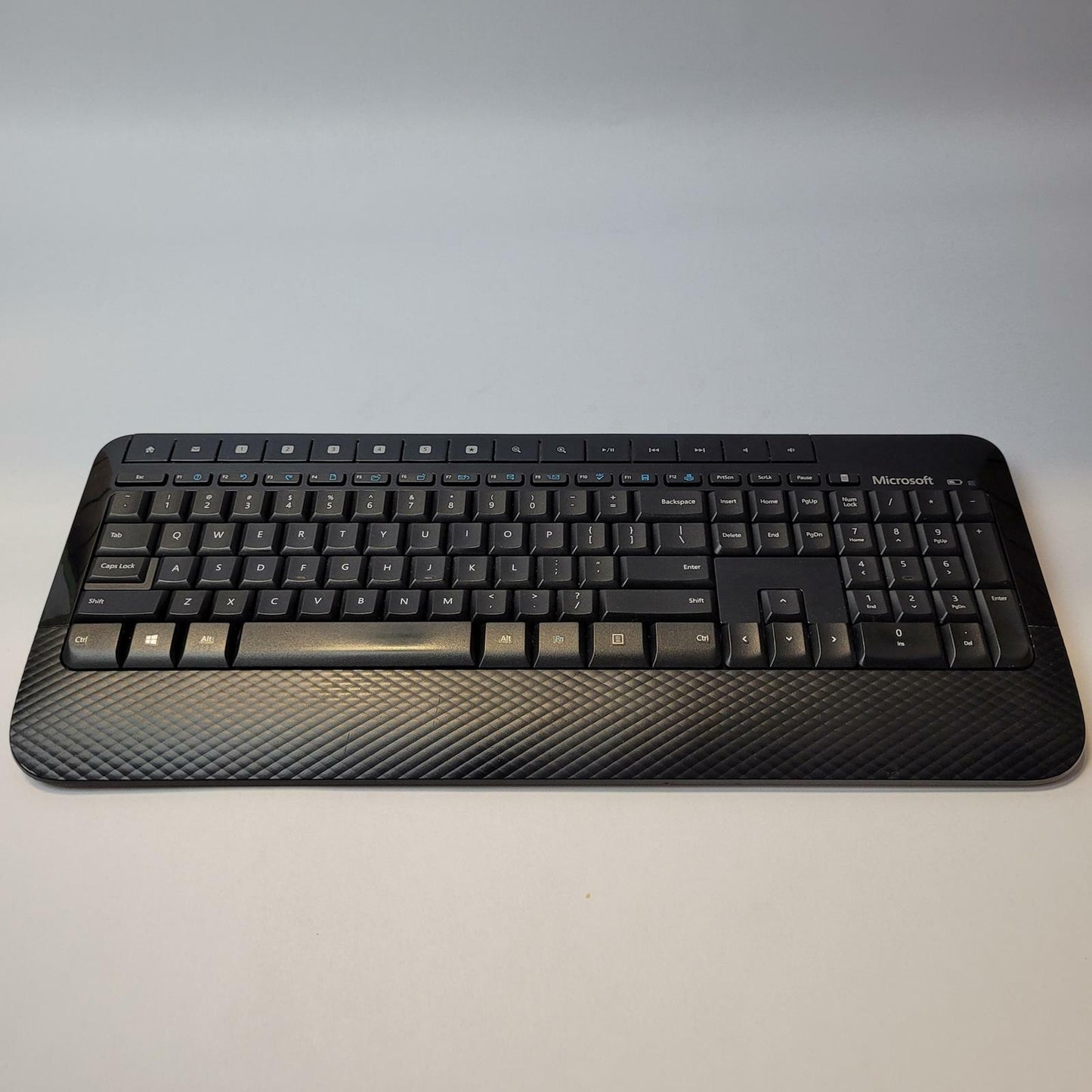 Microsoft 2000 USB Wireless Keyboard | Grade B