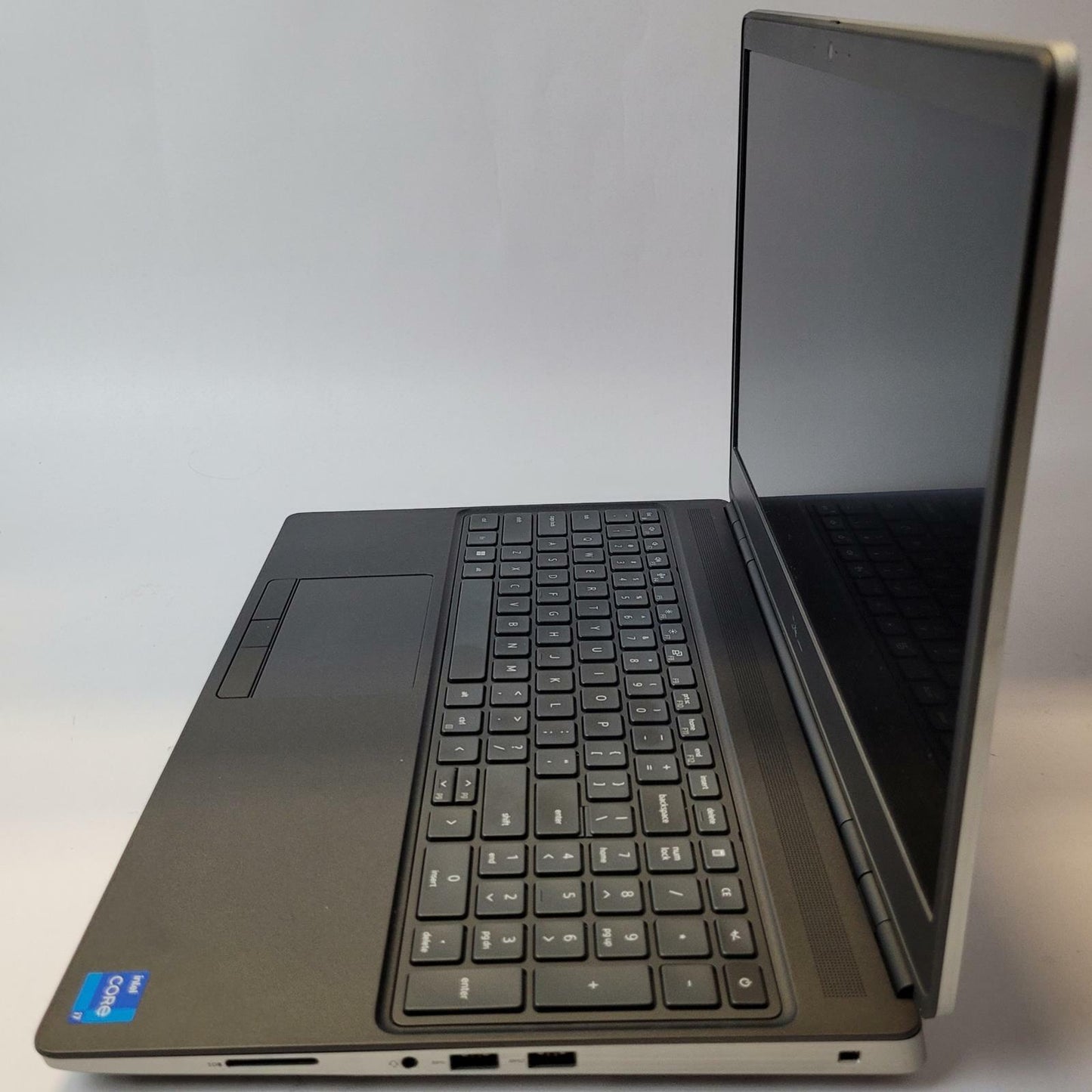 DELL PRECISION 7560 Win 11 Home i7-11850H 32GB RAM 1TB NVME | Grade B | 10525