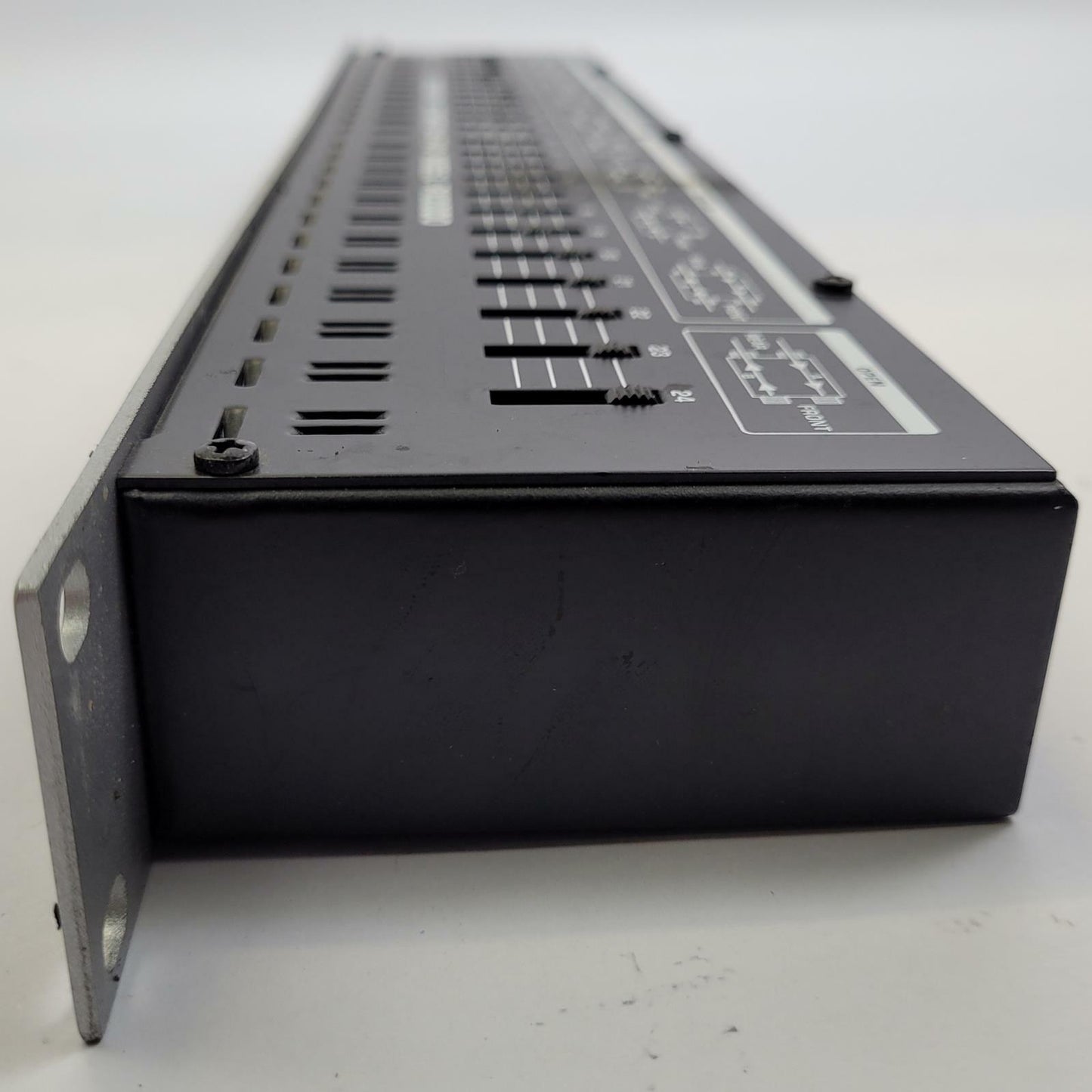 BEHRINGER PX2000 48-Point Patch Bay | Grade A