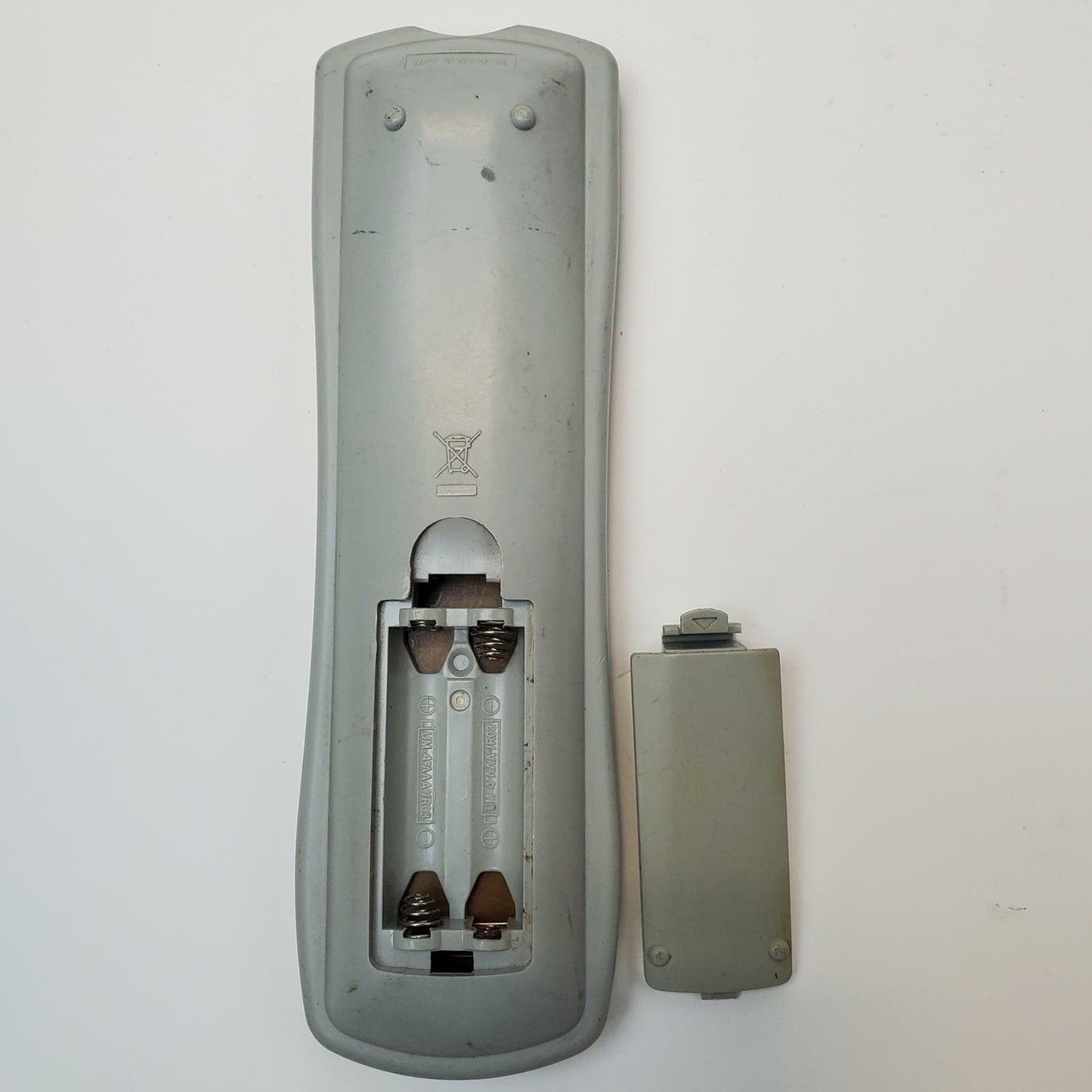 JVC HR-XVC16BU VCR/DVD Player w/ Remote | Grade B