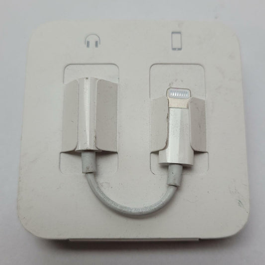 Apple 3.5mm Wired Earbuds + 3.5mm to Lightning Adapter | Grade A