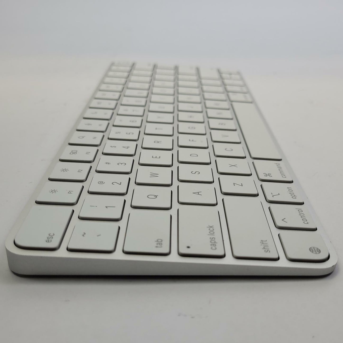 Apple A3118 Magic Keyboard with Touch ID (White) | Grade A