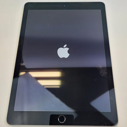 APPLE iPad Pro 9.7" MLRU2LL/A 32GB Tablet SPACE GRAY | Grade C | 14847
