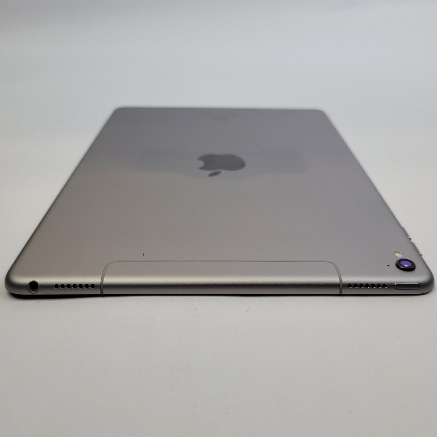 APPLE iPad Pro 9.7" MLRU2LL/A 32GB Tablet SPACE GRAY | Grade C | 14847