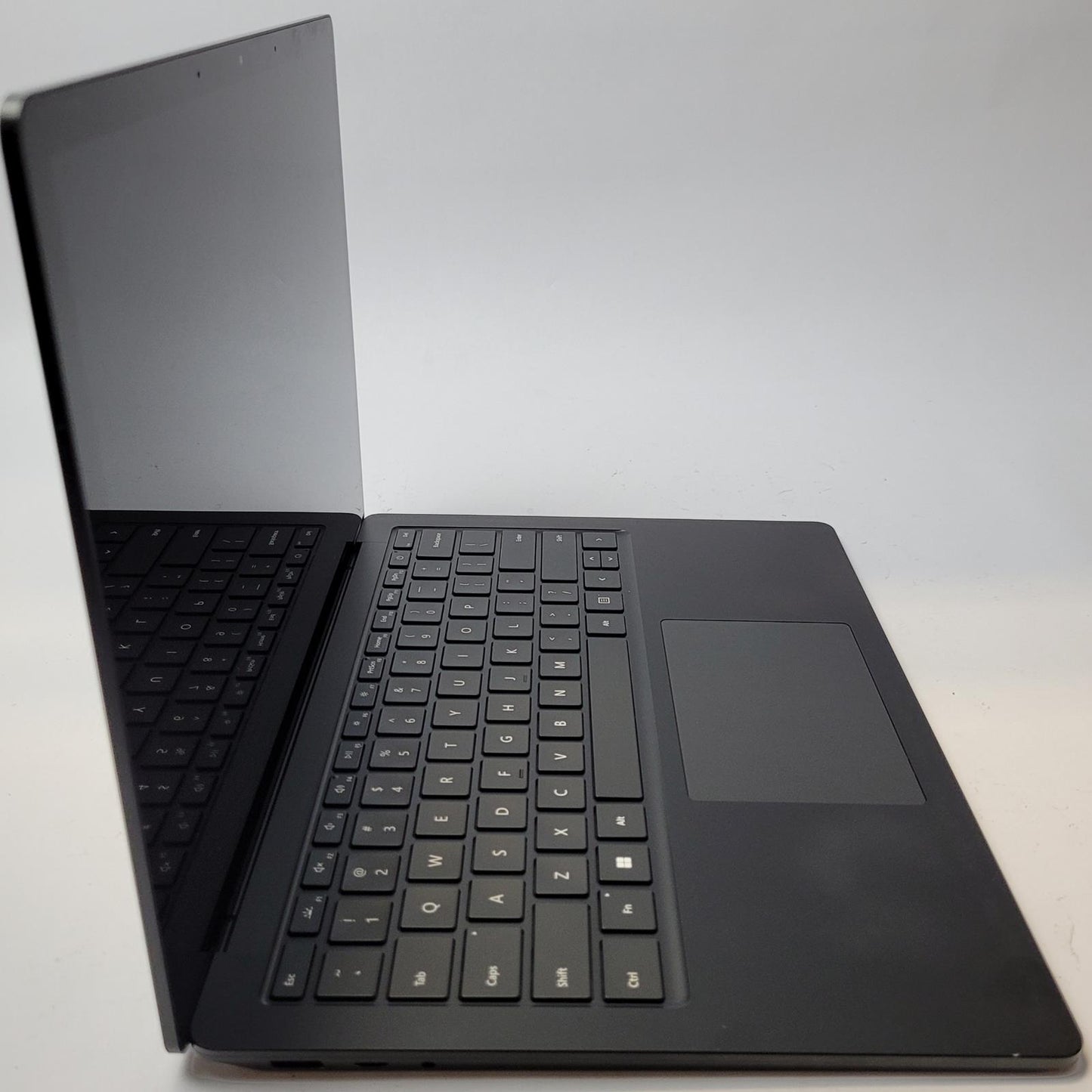 MICROSOFT 1951 Windows 11 Home i7-1185G7 16GB RAM 256GB NVME | Grade C | 9841