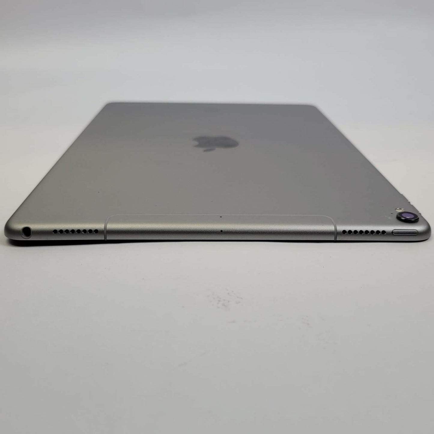 APPLE iPad Pro 10.5" MQF32LL/A 64GB WiFi Tablet SPACE GRAY | Grade C