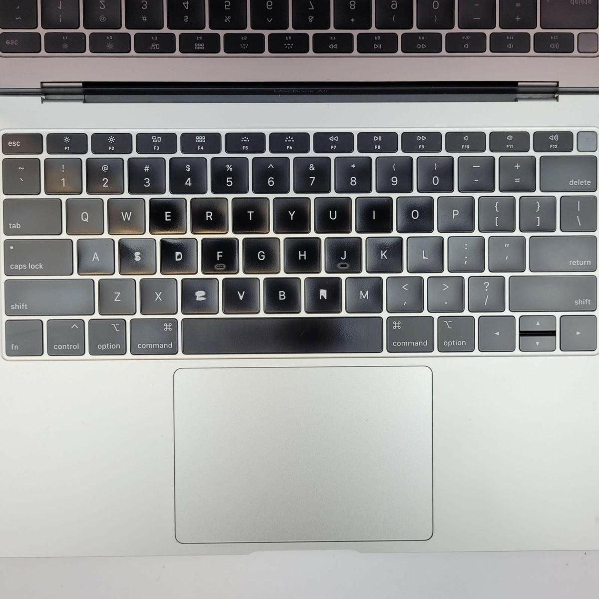 APPLE MacBook Air A1932 MacOS Sonoma i5-8210Y 8GB RAM 251GB NVMe | Grade D