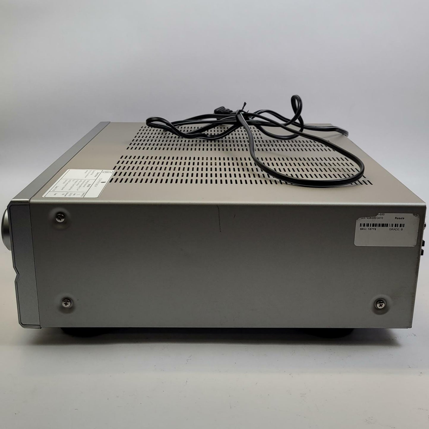 Denon AVR-685 6.1 Channel A/V Surround Receiver w/ Remote | Grade B
