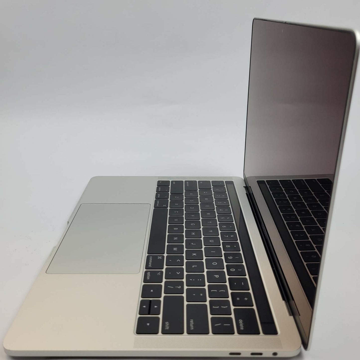 APPLE MacBook Pro A1706 MacOS Ventura i7-7567U 16.00GB RAM 500GB NVME | Grade C
