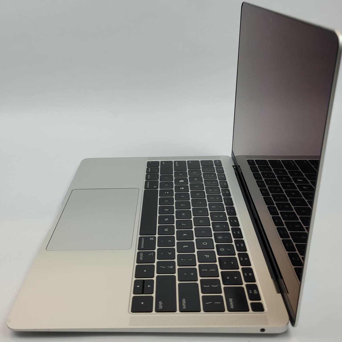 APPLE MacBook Air A1932 MacOS Sonoma i5-8210Y 8GB RAM 121GB NVMe | Grade C