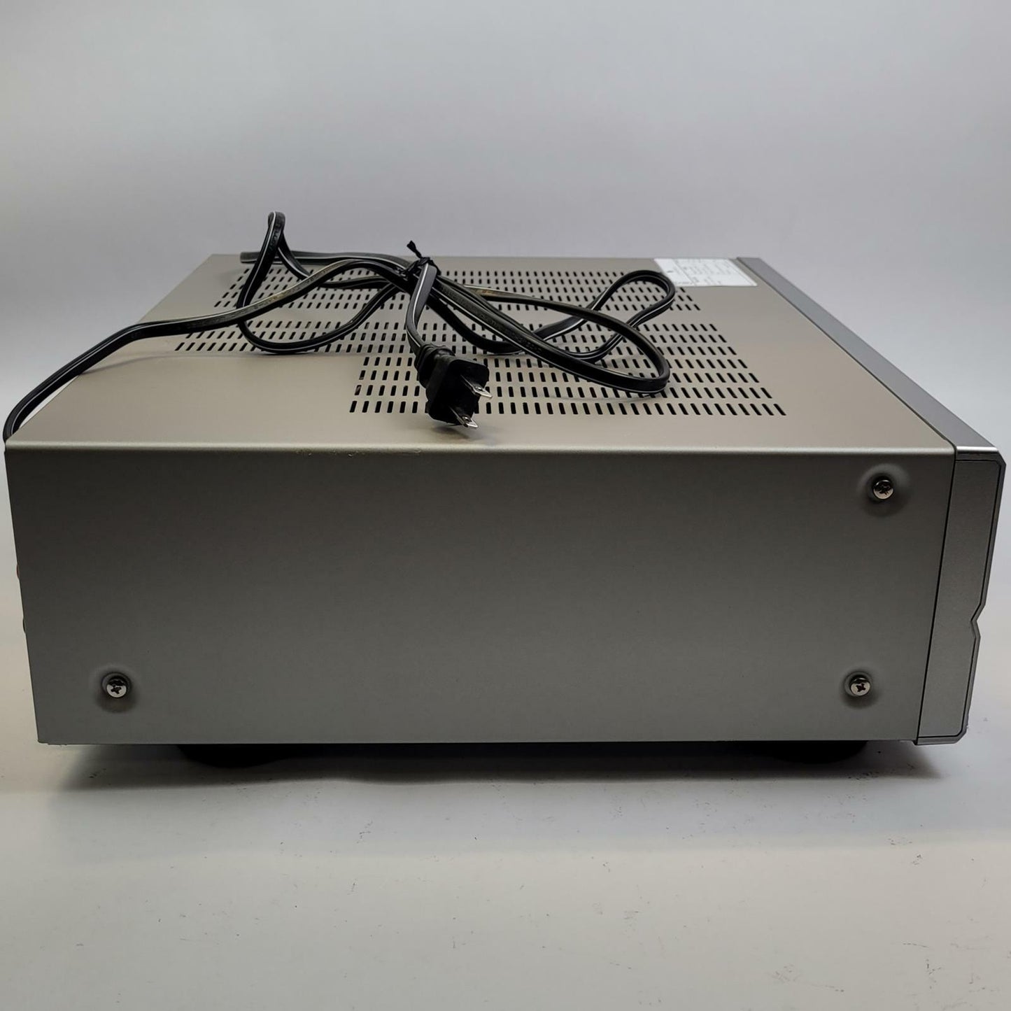 Denon AVR-685 6.1 Channel A/V Surround Receiver w/ Remote | Grade B