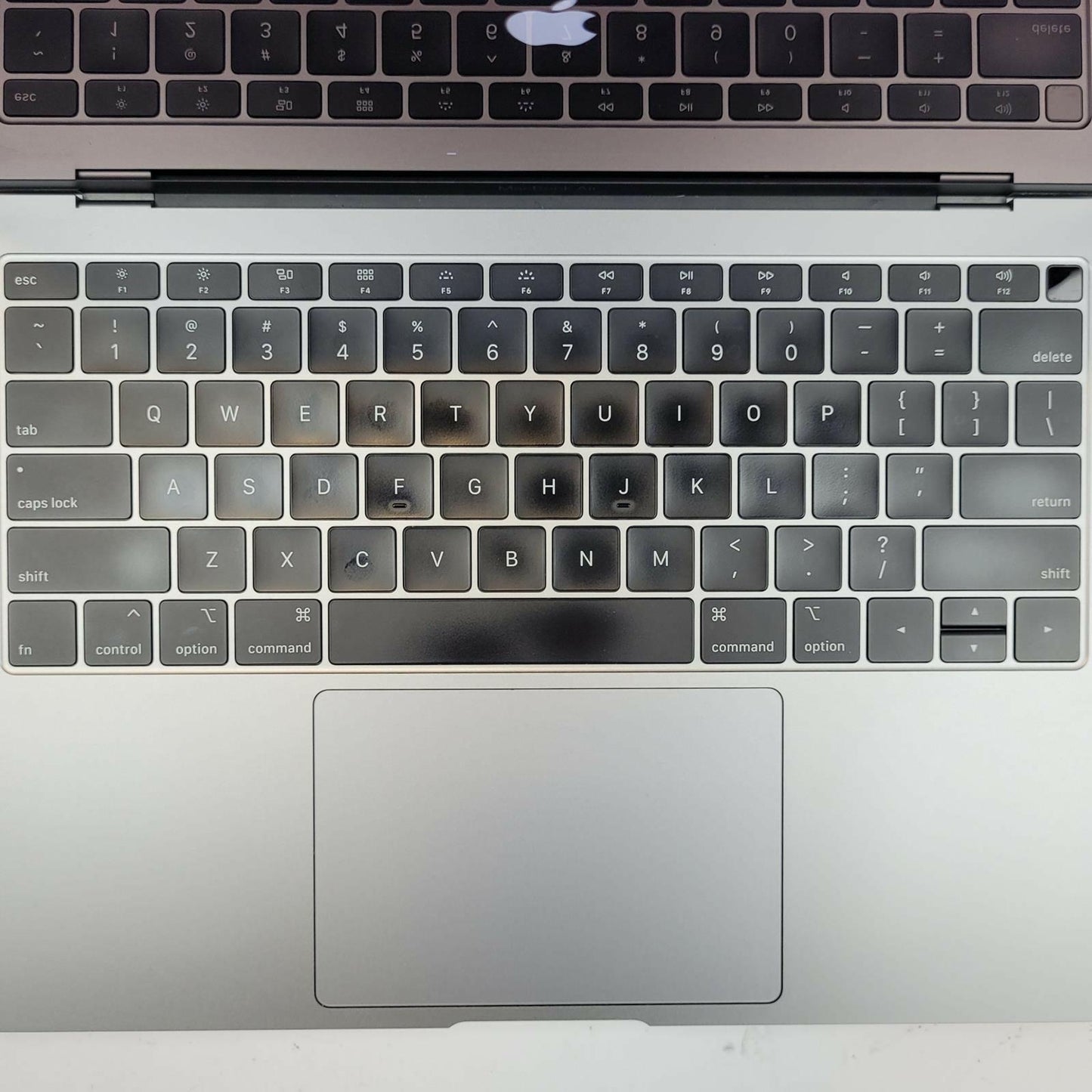 APPLE MacBook Air A1932 MacOS Sonoma i5-8210Y 8.00GB RAM 251GB NVME | Grade C