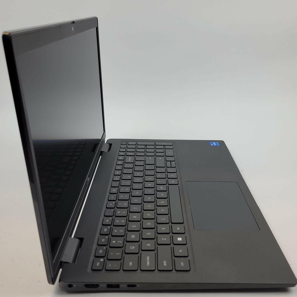 DELL LATITUDE 3520 Win 11 i5 1135G7 8GB RAM 256GB NVME | Grade C | 18845
