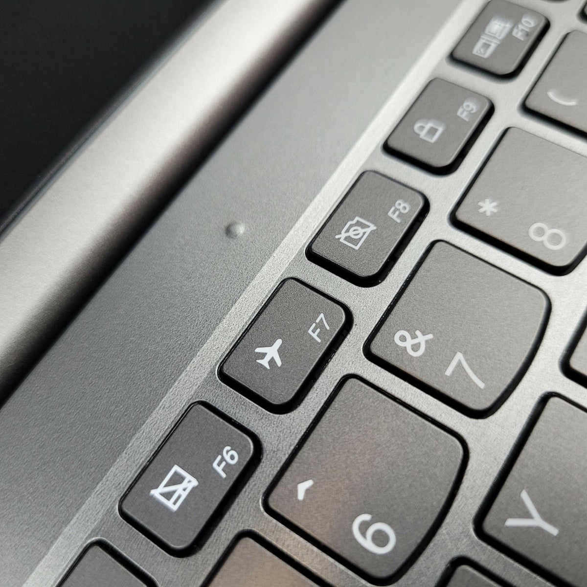Lenovo ThinkBook 14-IIL Win 11 i5-1035G1 16GB RAM 256GB NVME | Grade D