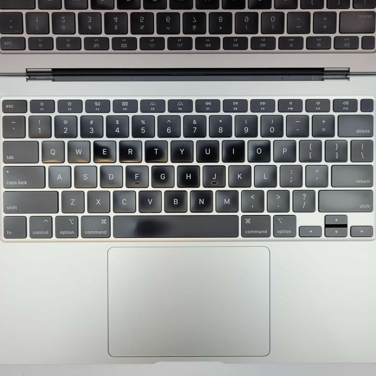 APPLE MacBook Pro A2179 MacOS Sonoma i5-1030NG7 8.00GB RAM 251GB NVME | Grade A