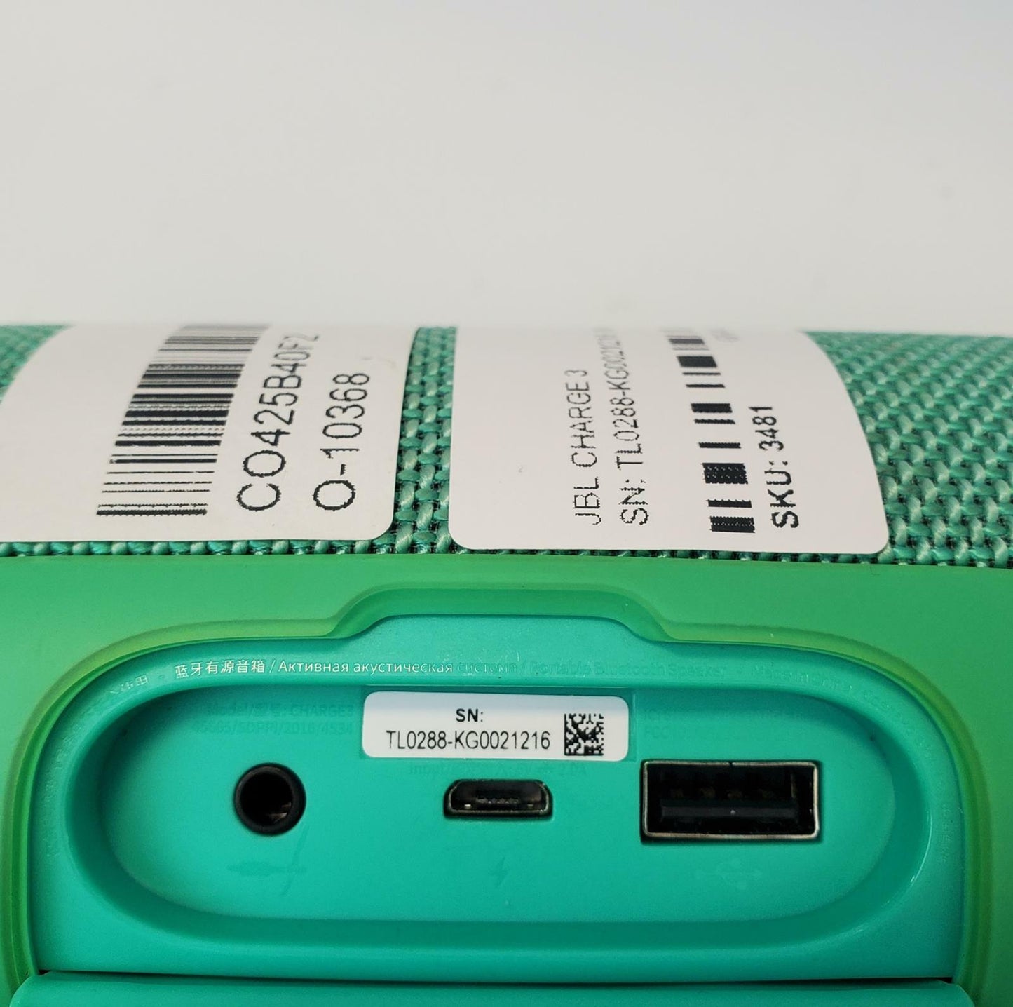 JBL Charge 3 Bluetooth Wireless Speaker | Grade B