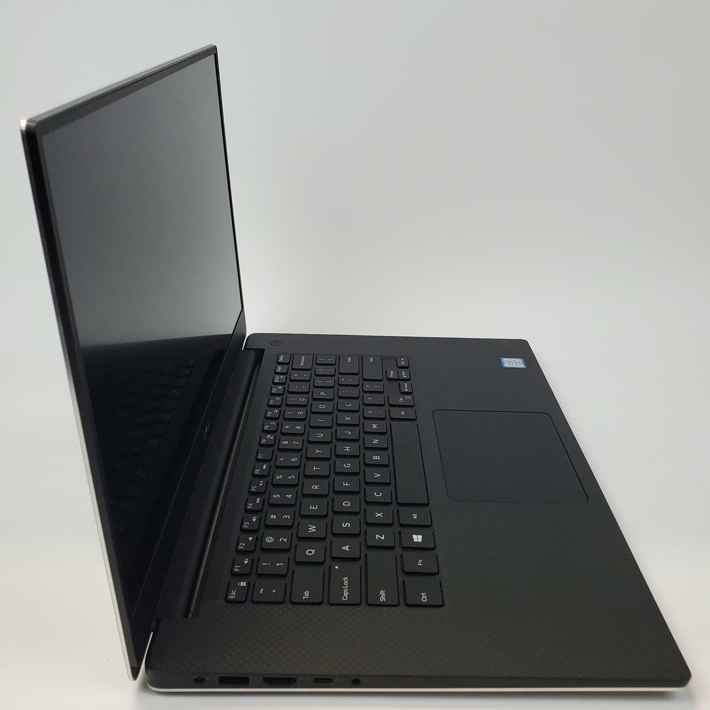 Dell Precision 5520 Win 10 Home i7-7820HQ 32GB RAM 256GB NVMe 4GB GPU | Grade B