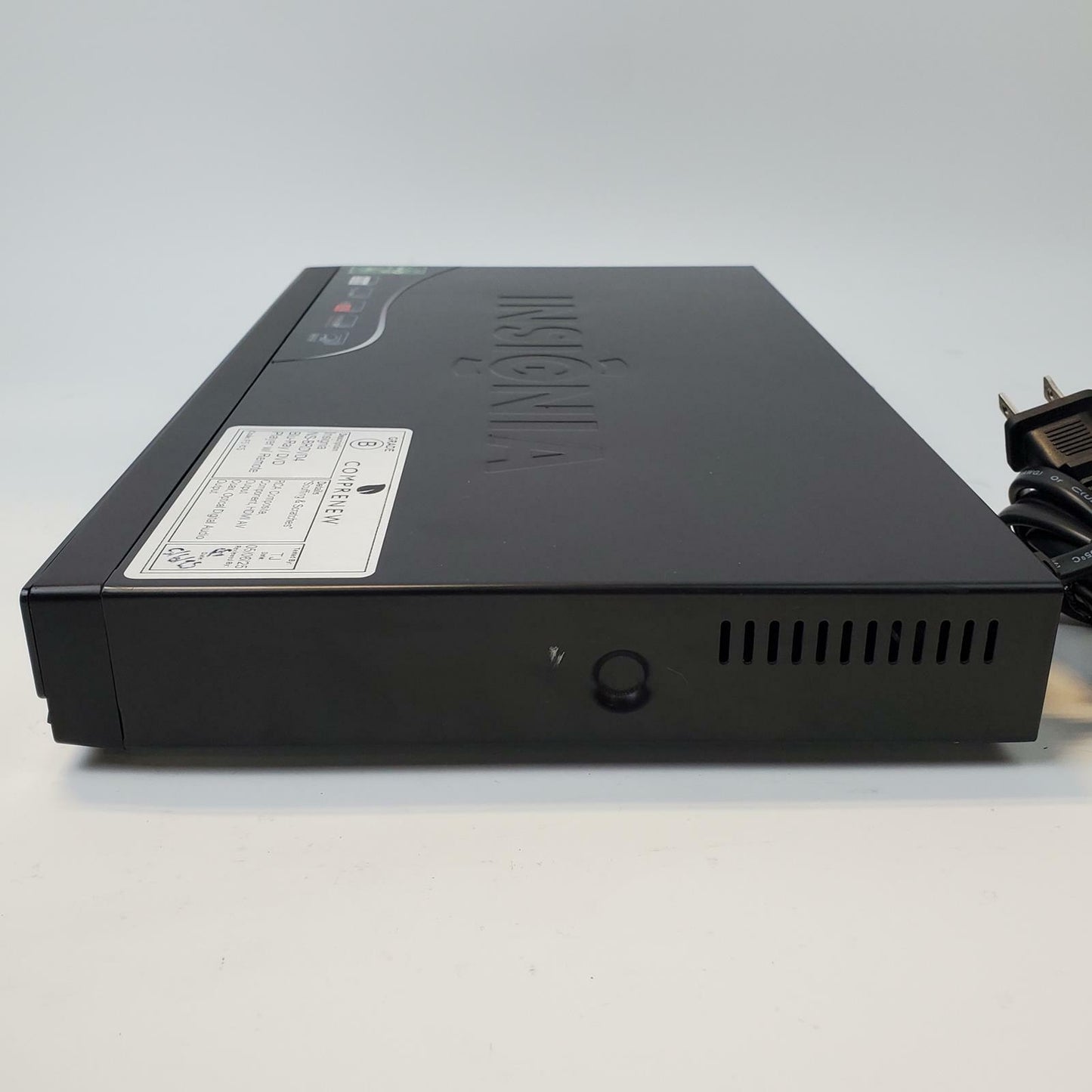 Insignia NS-BRDVD4 Blu-Ray/DVD Player w/ Remote | Grade B