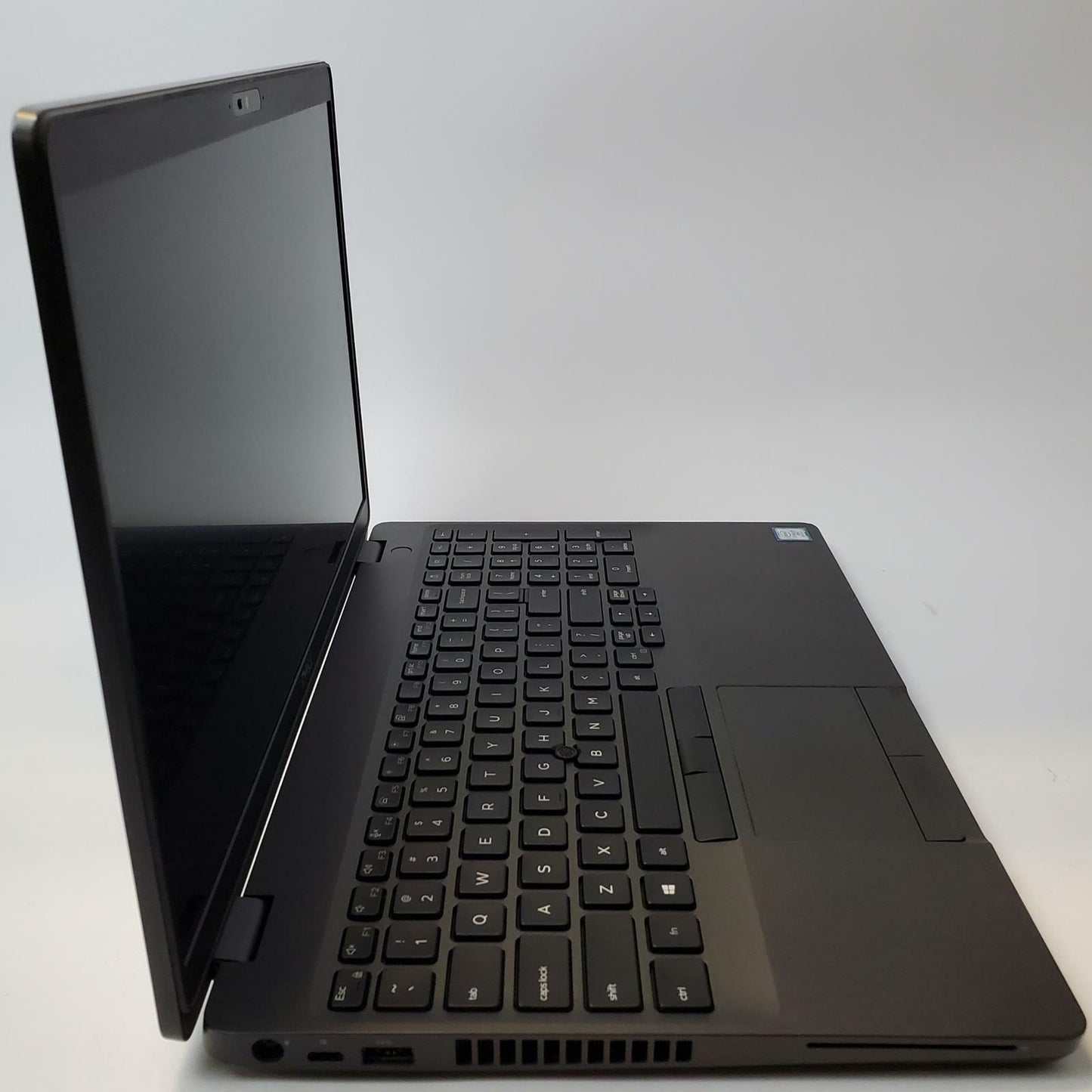 DELL LATITUDE 5500 Win 11 Home I7-8665U 16GB RAM 256GB M.2 | Grade C | 8158