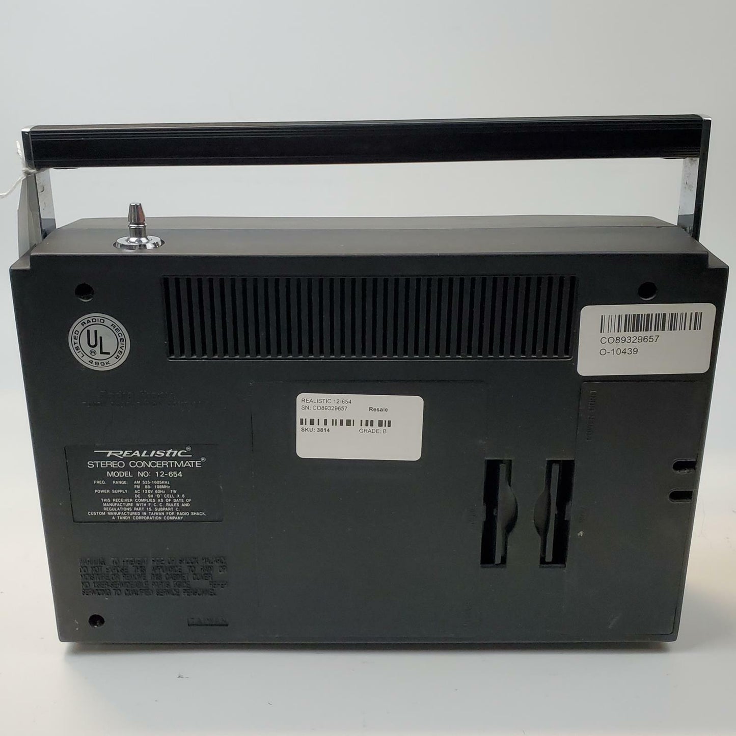 Realistic 12-654 AM/FM Stereo Radio | Grade B