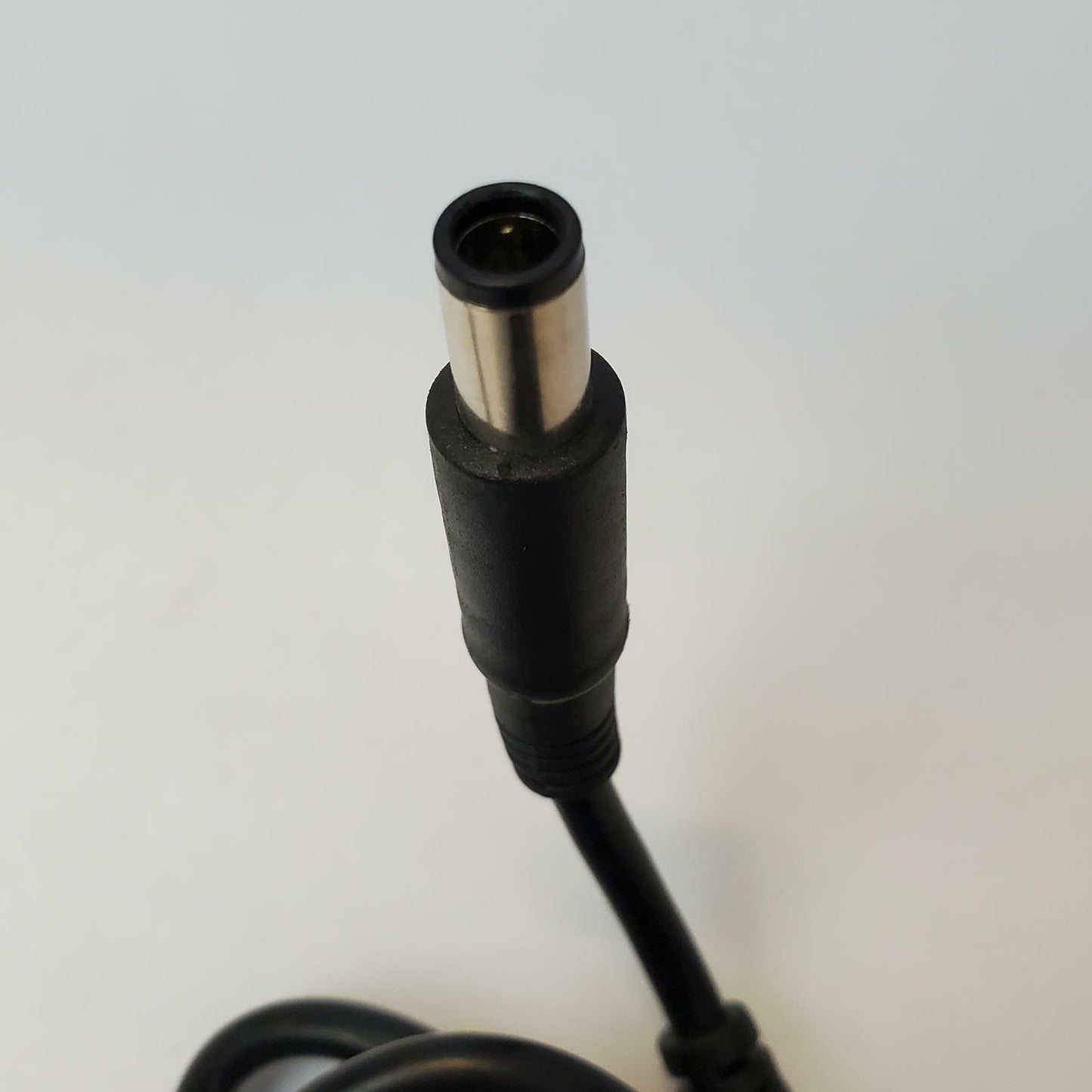 Dell 130W 19.5V 6.7A 7.44x5.00mm Large-Barrel AC Adapter Bundle (25x) | Grade A