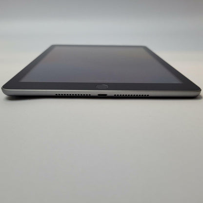 APPLE IPAD 5 MP2F2LL/A 32GB WiFi Tablet SPACE GRAY | Grade C