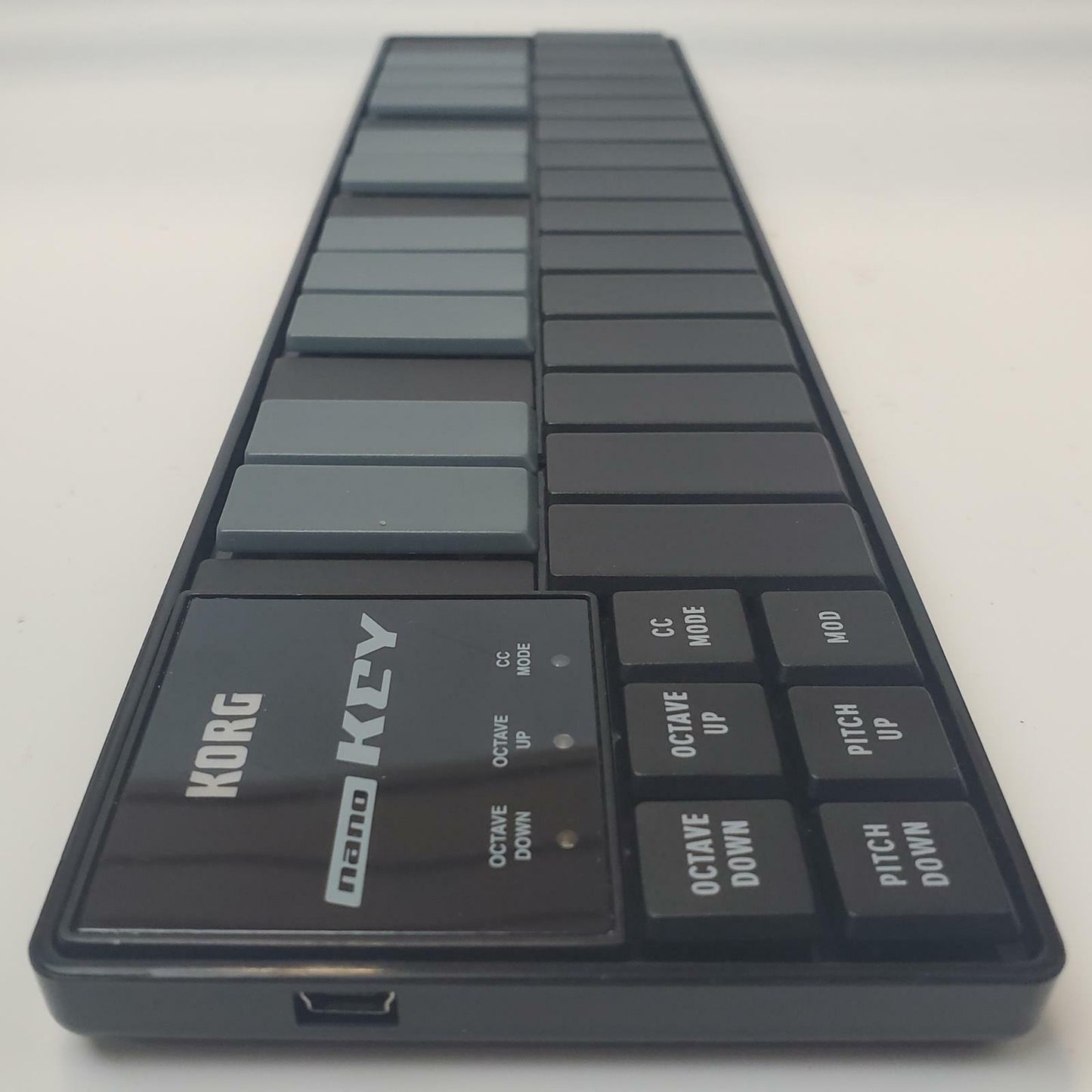 Korg nanoKEY-BK 25-Key MIDI Keyboard Controller | Grade B