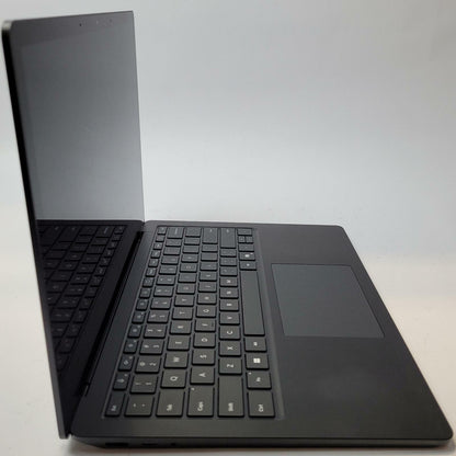 MICROSOFT 2033 Windows 11 Home Ultra 7 165H 32GB RAM 256GB NVME | Grade B