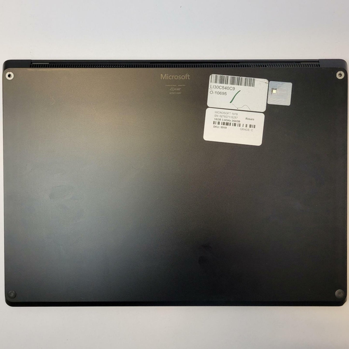 MICROSOFT 1979 Win 11 Home i7-1185G7 16GB RAM 256GB NVME | Grade C | 9919