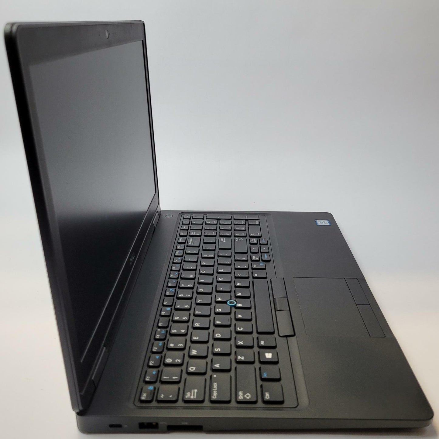 DELL LATITUDE 5590 Win 11 Home i5-8250U 16GB RAM 256GB NVME | Grade C | 9946