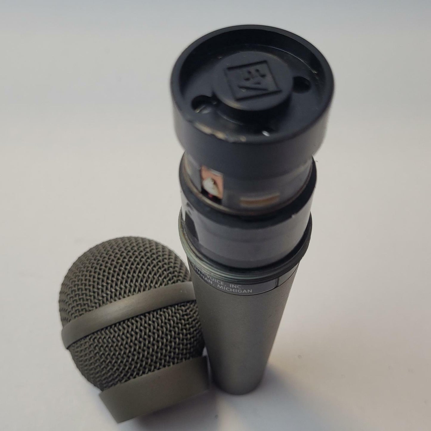 ELECTRO-VOICE 671BL XLR Dynamic Microphone | Grade B