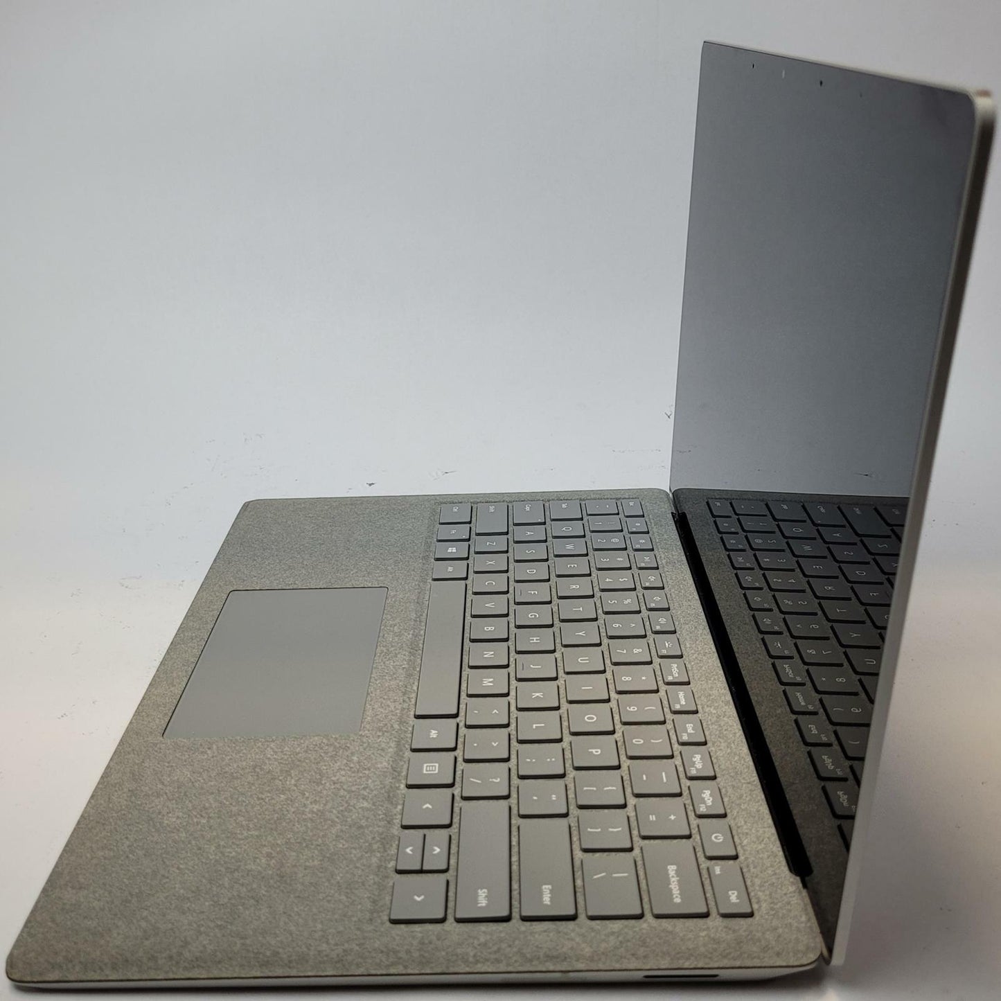 MICROSOFT 1769 Win 11 Home I5-8350U 8GB RAM 256GB NVME | Grade B | 10032