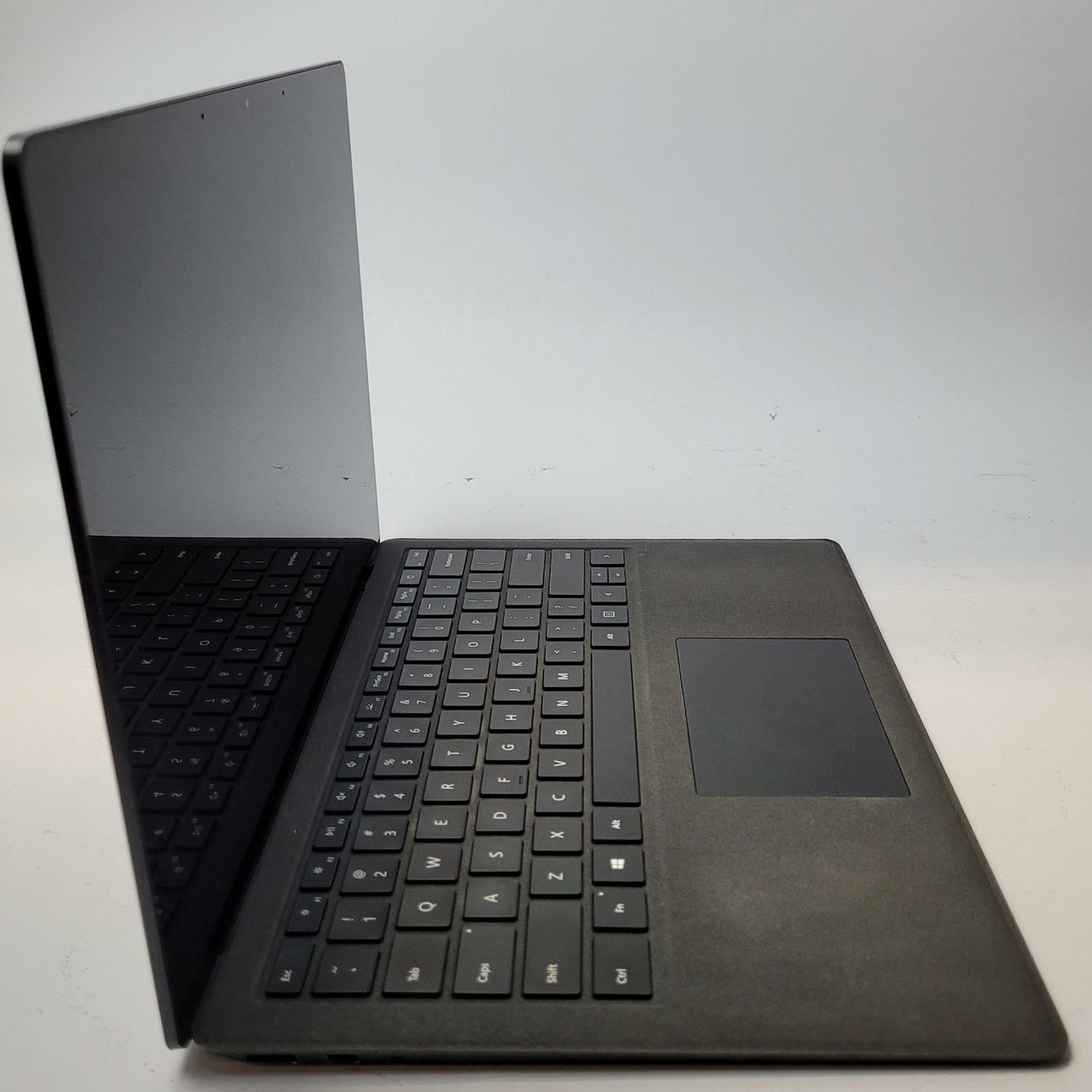 MICROSOFT 1769 Windows 11 Home i7-8650U 8GB RAM 256GB NVME | Grade C | 10034