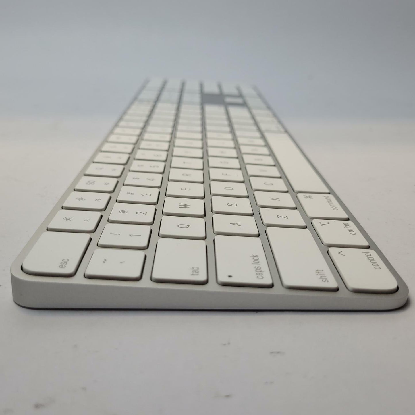 Apple A2520 Bluetooth Wireless Keyboard | Grade A